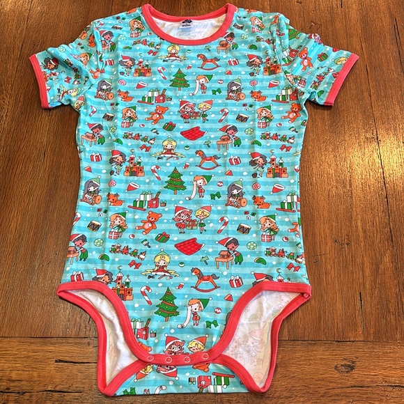 Santa’s Workshop adult size onesie - Picture 7 of 11